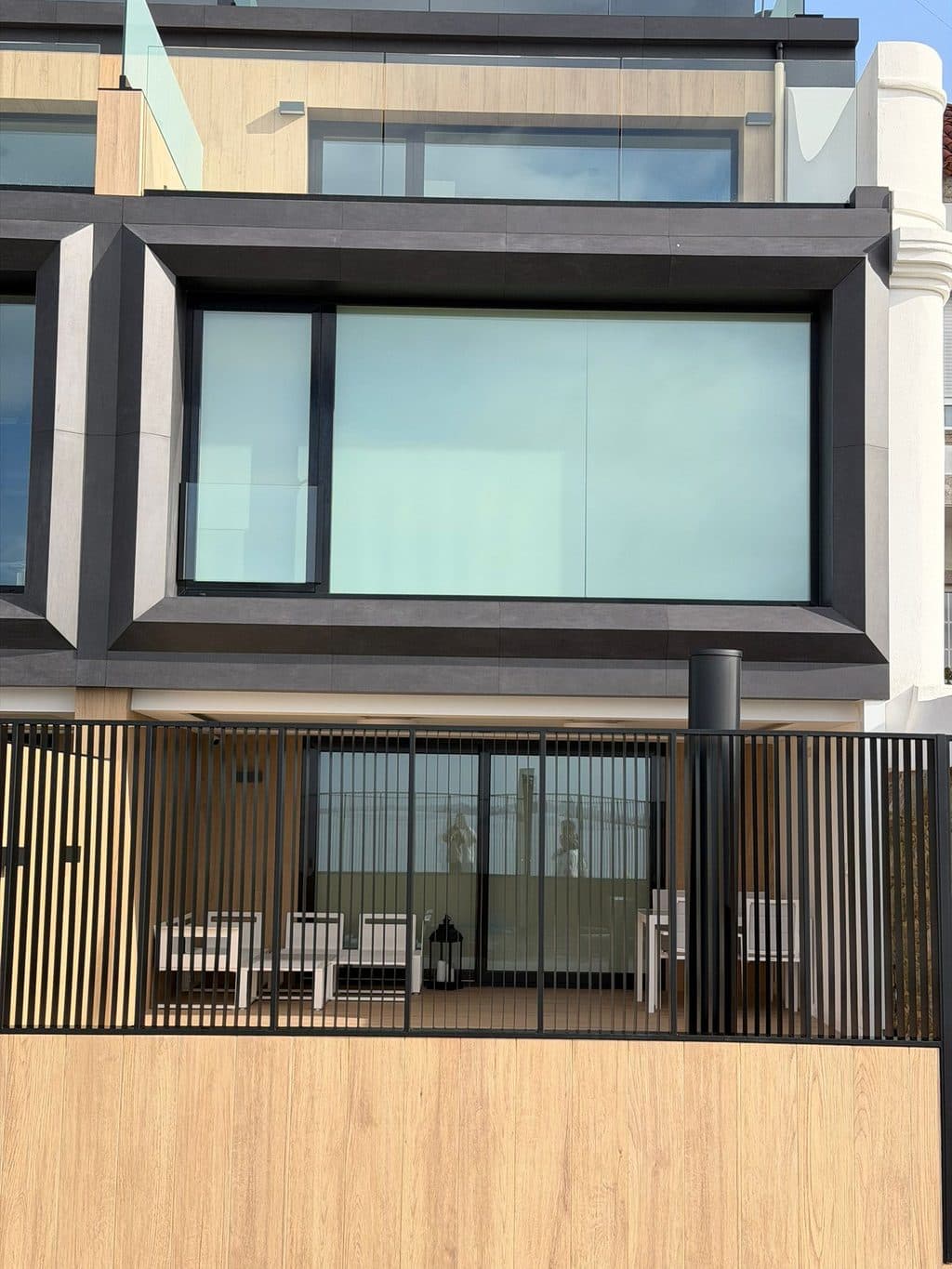 Cerramiento exterior a medida en Vilanova de Arousa
