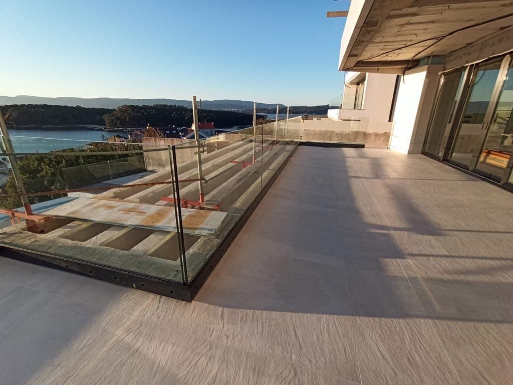 Cerramiento de aluminio Cortizo de alta calidad en Vilanova de Arousa